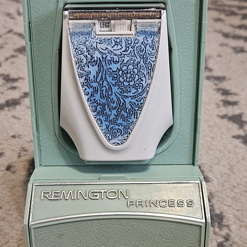 Old Vintage Blue Lady‎ Remington Princess Electric Shaver With Case